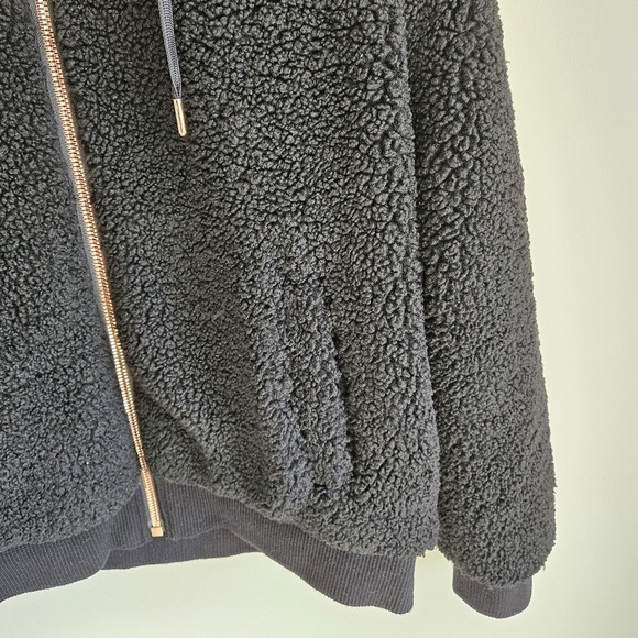 Moose Knuckles Black Full Zip Hooded Sherpa Coat - Picture 8 of 16